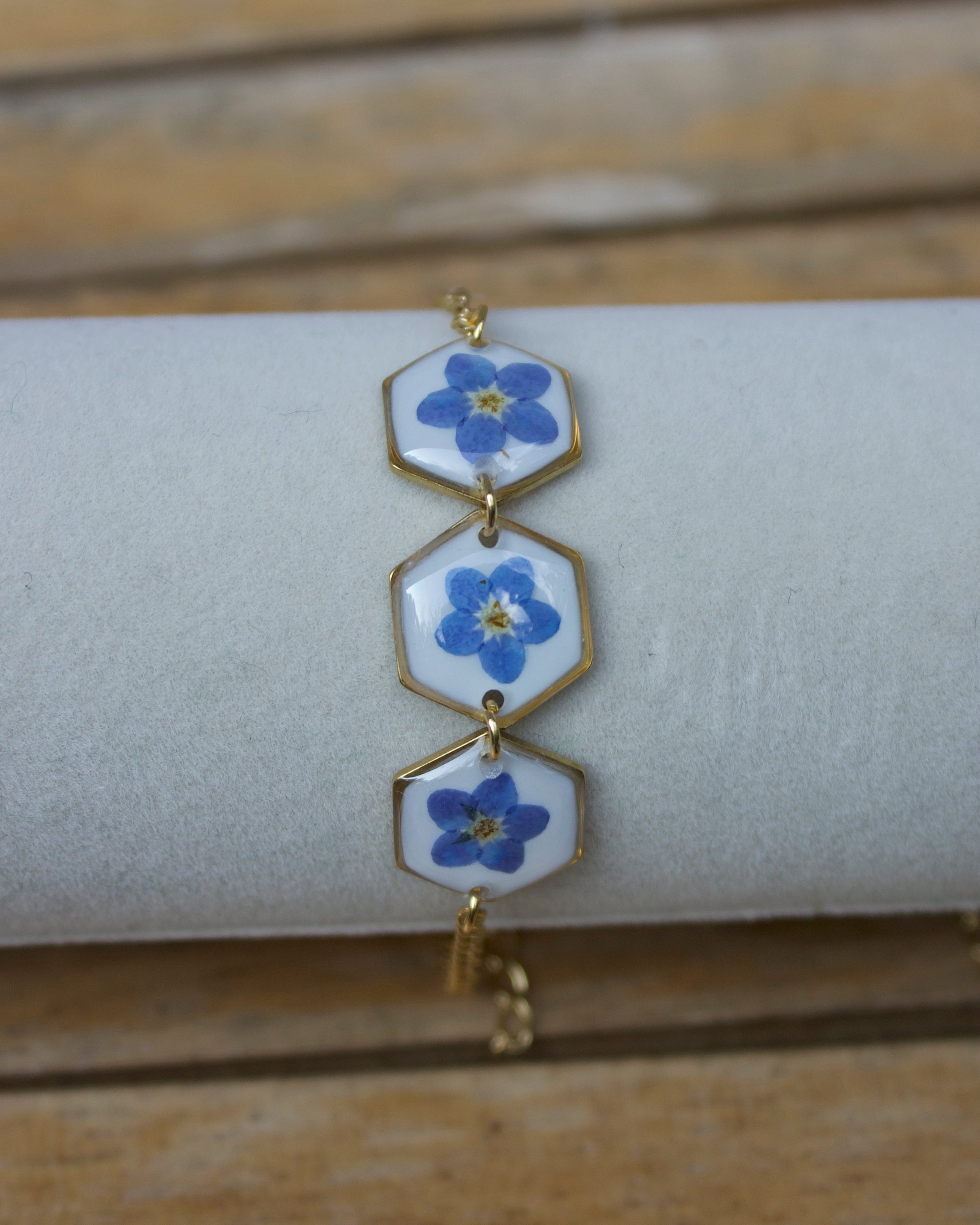 Forget-me-not Three Hexagon Pressed Flower Bracelet (Gold)